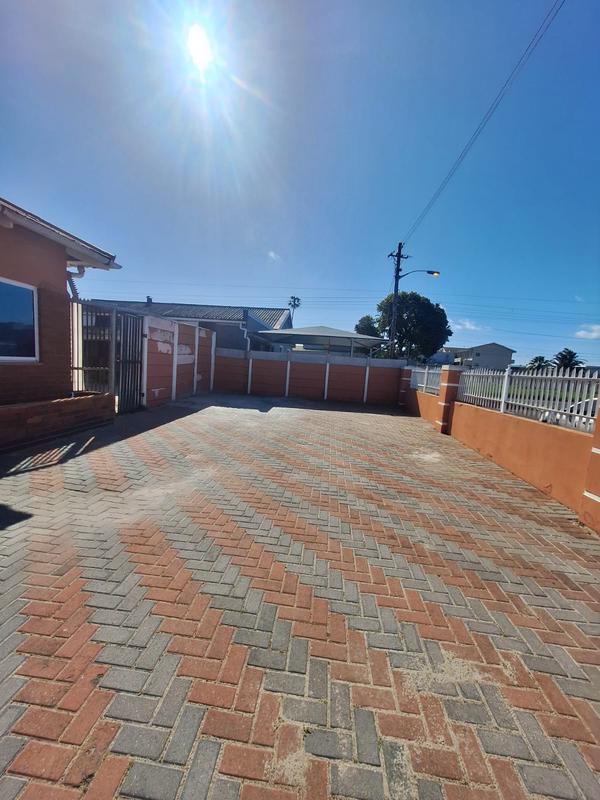 7 Bedroom Property for Sale in Ruyterwacht Western Cape